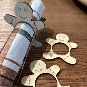 Wooden napkin ring​